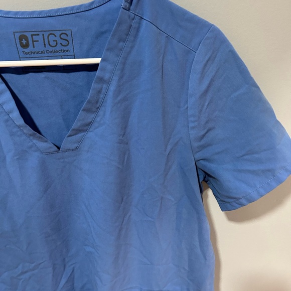 Figs technical scrub shirt size medium blue - Picture 7 of 7